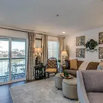 Riverfront Minutes From Broadway Nashville