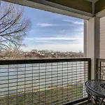 Holiday home Riverfront Minutes From Broadway