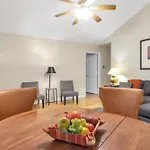 Cozy 3 Bdr In West L Close To Tsu