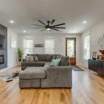 Sleek & Convenient East *