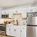 Trendy Studio For 4 With Community Pool