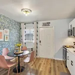 Trendy Studio For 4 With Community Pool
