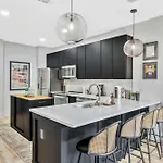 Apartment Penthouse View Flat Modern Design With Balcony Nashville
