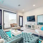 Illume 108 Apartment