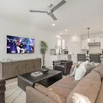 Holiday home - 1699 Lischey Ave *
