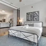 Chic Condo For 4 Near West End
