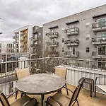 Trendy 3 Bdr For 8 Heart Of Nash Near 5 Points Holiday home *