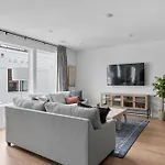 Rosalie & Remi At The Lucy By Stay Local Nashville