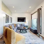 Illume 412 Apartment *