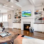 Holiday home Nell's Haven Two Miles To Downtown & Broadway *