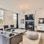 Daydream At The Gulch - Rooftop Movies With A View Holiday home Nashville