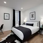Skyline Luxury - Rooftop Deck- King Suites-garage *