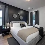 Skyline Luxury - Rooftop Deck- King Suites-garage * Nashville