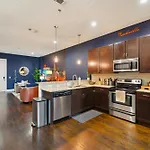 Fabulous Nashvegas Loft Retreat Near Vandy Off West End Mins To Broadway *