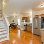 Comfy 2 Kitchen Home