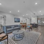 Oasis On 2Nd #202