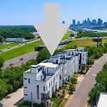 Nashville Delight - Fun Murals & Downtown Views