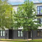 Play At 8Th & Argyle Elite Nashville Vacation Spot