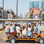 Location Walk To Midtown Bars And Restaurants