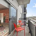 Wild & Chic Suite - Walk To Broadway-Rooftop Pool!