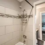 3 Units - Sleeps 24 - Mins To Downtown And Airport *