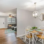 3 Units - Sleeps 24 - Mins To Downtown And Airport Apartment Nashville