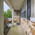 3 Units - Sleeps 24 - Mins To Downtown And Airport Apartment *