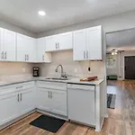 3 Units - Sleeps 24 - Mins To Downtown And Airport *
