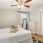 Freshly Renovated - Minutes From Downtown & Bna Apartment *