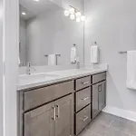 2 Townhomes - Sleeps 24-rooftop Patios * Nashville