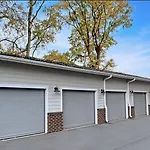 Landing Stunning 1Bd Pool Clubhouse