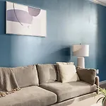 Landing Stunning 1bd Pool Clubhouse Apartment