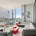 Skyline Views & Poolmins To Vanderbilt Apartment