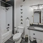 Apartment Luxe Loft With Speakeasy Parking And 2 Mi To Broadway *