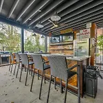 Luxe Loft With Speakeasy Parking And 2 Mi To Broadway Apartment *