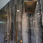 Modern Stunner 5 Min To Dt Hot Tub Rooftop Views