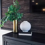 Holiday home Modern Stunner 5 Min To Dt Hot Tub Rooftop Views *