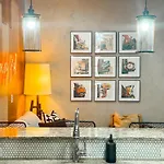 Neon Daes Amazing 1 Bedroom Near Vandy And Broadway