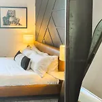 Neon Daes Amazing 1 Bedroom Near Vandy And Broadway Holiday home Nashville