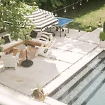 Holiday home Historic Gem: 4 Bedroom With Pool, Walk To Hotspots *