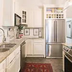 Historic Gem: 4 Bedroom With Pool, Walk To Hotspots Nashville