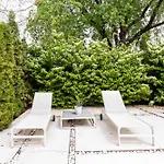 Holiday home Historic Gem: 4 Bedroom With Pool, Walk To Hotspots Nashville