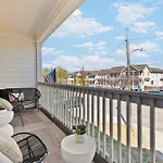 Vibrant In The Nations With Garage Walk To Restaurants And Shops Nashville