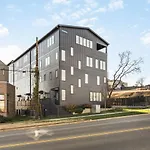 Two Adjacent Homes By 12 South And Belmont That Sleeps 24