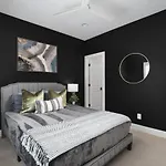 Two Adjacent Homes By 12 South And Belmont That Sleeps 24 * Nashville
