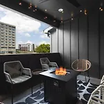 Holiday home Two Adjacent Homes By 12 South And Belmont That Sleeps 24