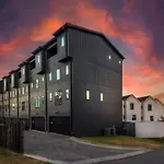 Two Adjacent Homes By 12 South And Belmont That Sleeps 24 *