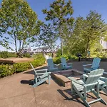 Riverfront Charm - A Scenic Downtown For 6 * Nashville