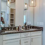 Modern Duplex - 1 Mile From Robust Nightlife Nashville