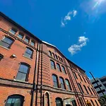 Holiday home Stellar Sleeps 4 10 Mins From Broadway